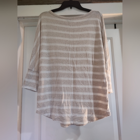 MIX by 41 Hawthorne Women's 3/4 Length Sleeve Top - Picture 5 of 10